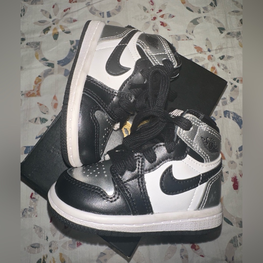 Jordan 1s high og size 4c